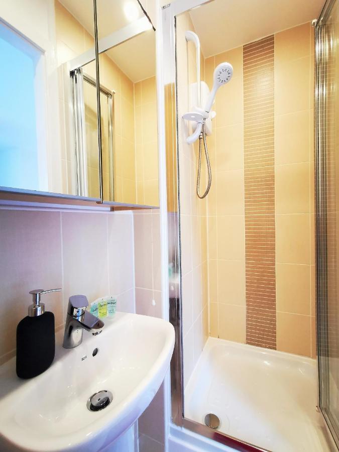 Lovely Holiday Home In Birmingham City Center 3 Bedrooms House By Hf Group 외부 사진